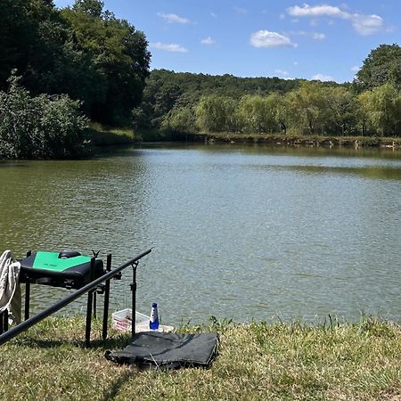 Camping Les Petites Minaudieres Coussay-les-Bois Eksteriør bilde