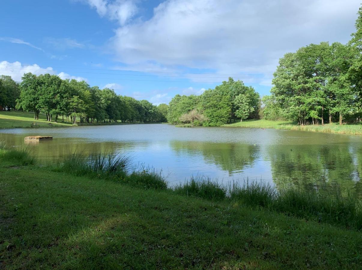Camping Les Petites Minaudieres Coussay-les-Bois Eksteriør bilde